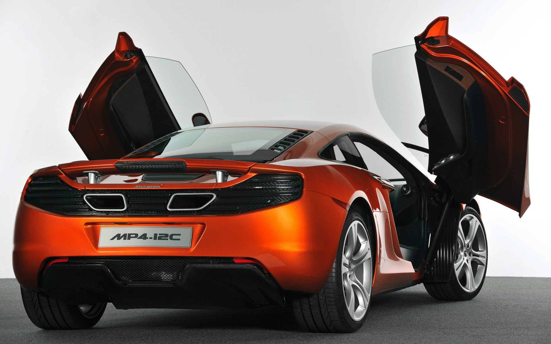 mclaren auto fahrzeug transportsystem räder rennen aktion schnell wettbewerb fahren automobil mclaren mp4