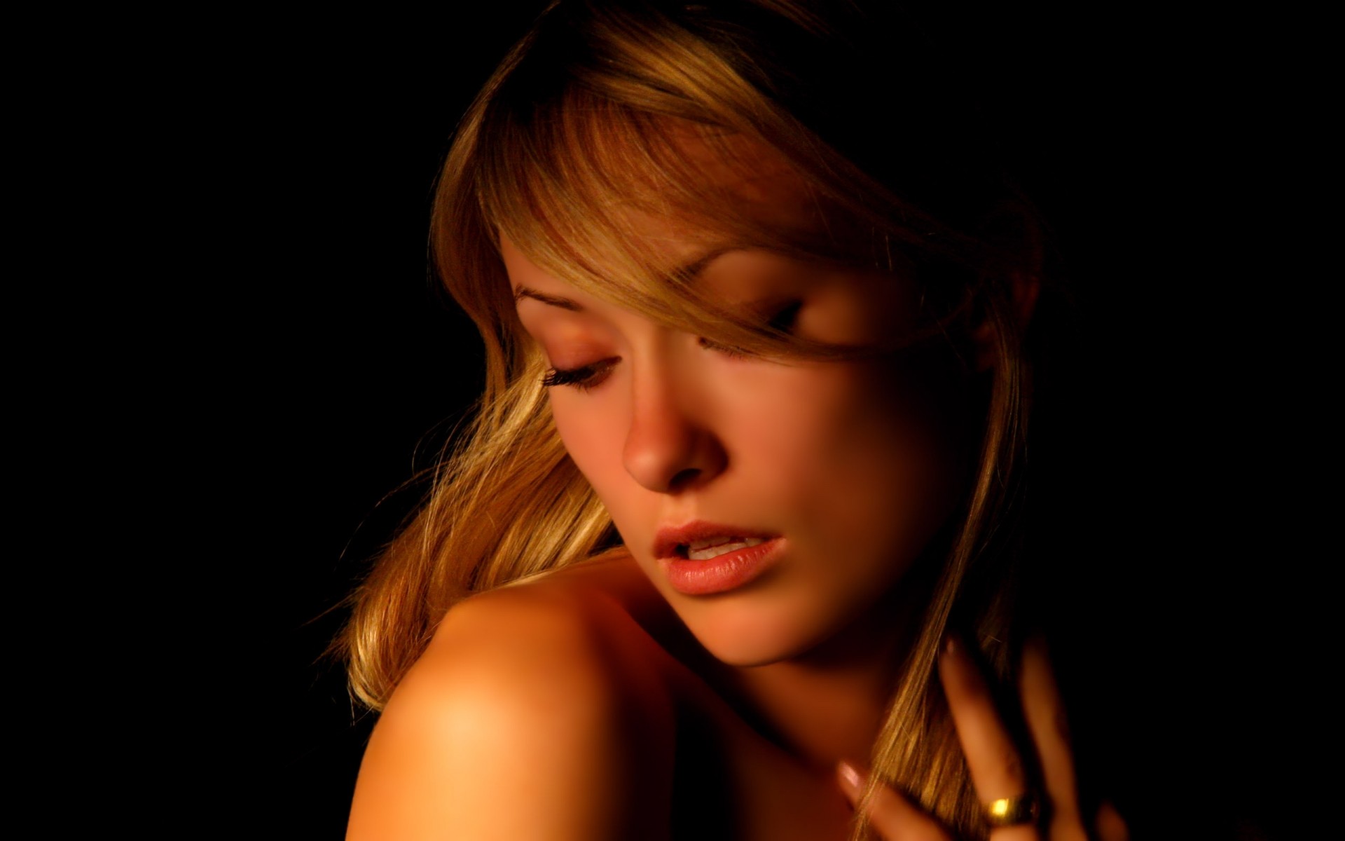 frau porträt mädchen mode sexy glamour dunkel hübsch eins nackt