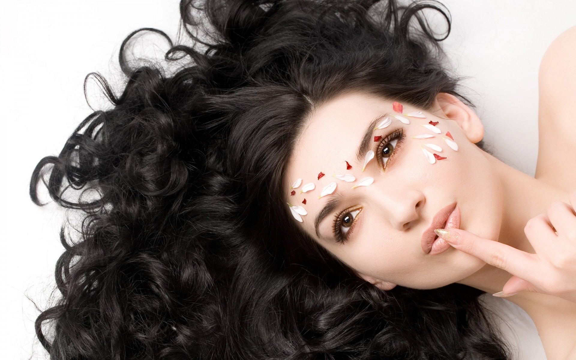 mode glamour frau lockig sexy haar mädchen lange modell haut auge porträt frisur hübsch niedlich lippen elegant stil frau