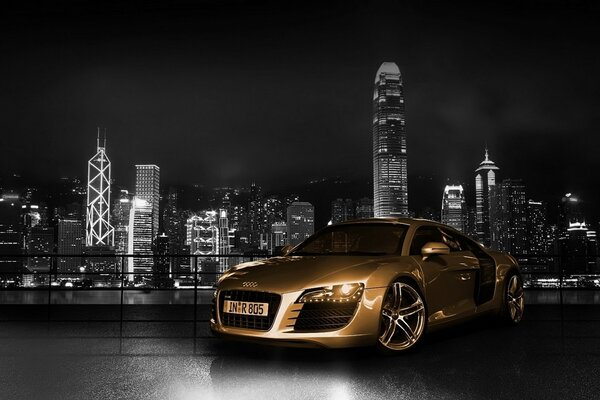 Audi rast durch die Stadt
