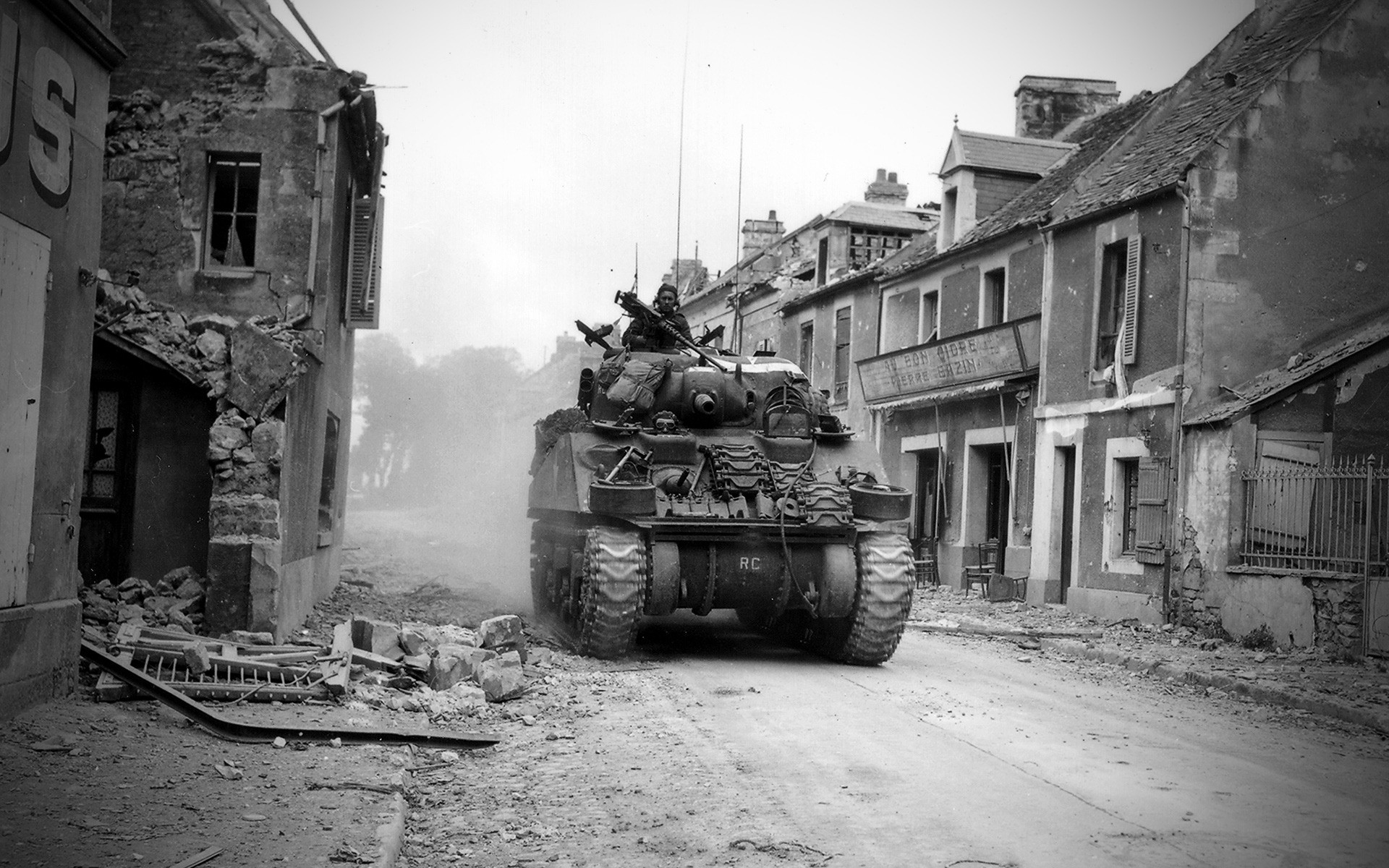 krieg auto militär gruppe militärfahrzeug straße kampf transportsystem tank soldat abfall