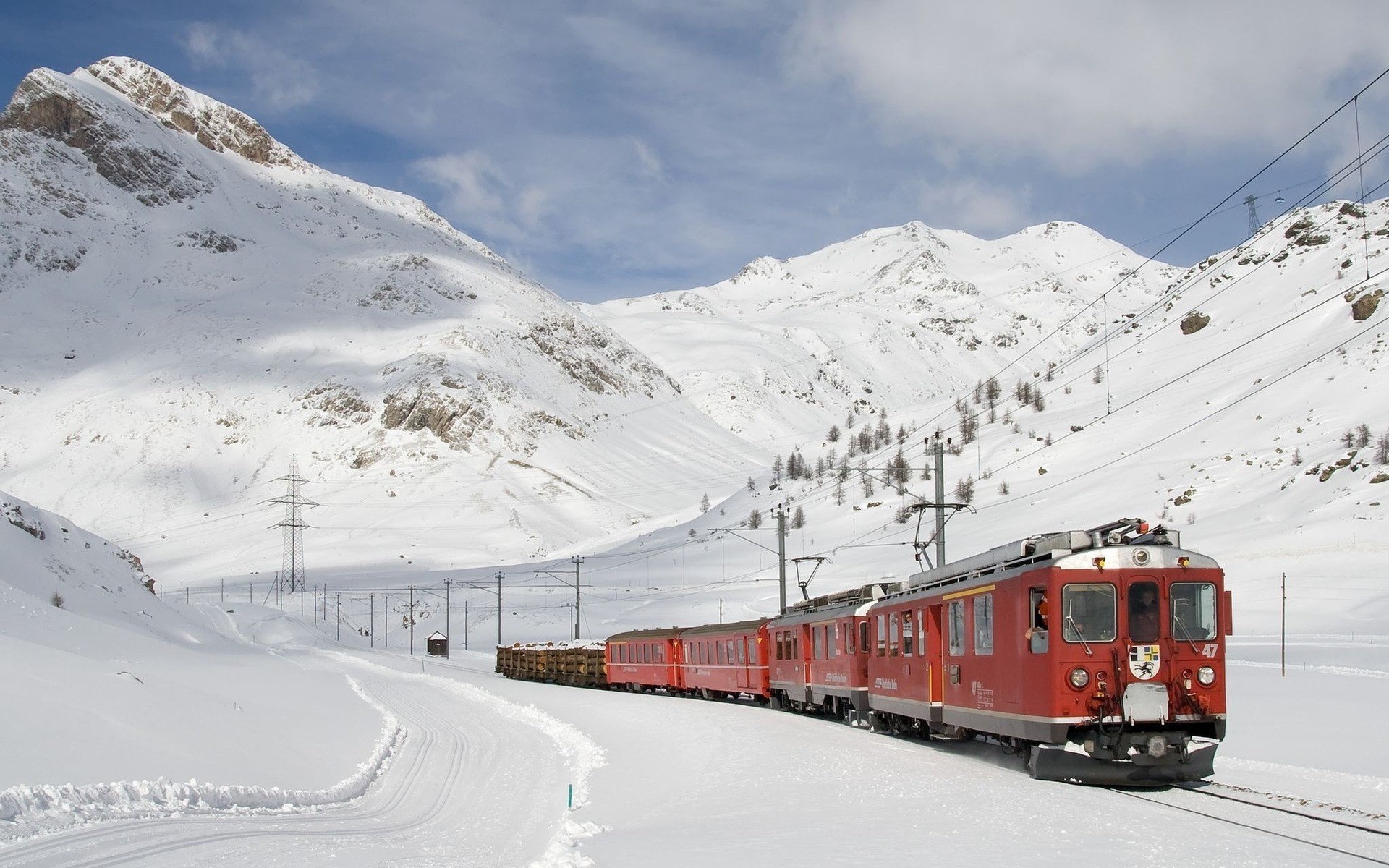 schnee winter track berge kälte transportsystem reisen resort landschaftlich verschneit auto eis tageslicht hügel landschaft berggipfel hoch lokomotive hintergrund