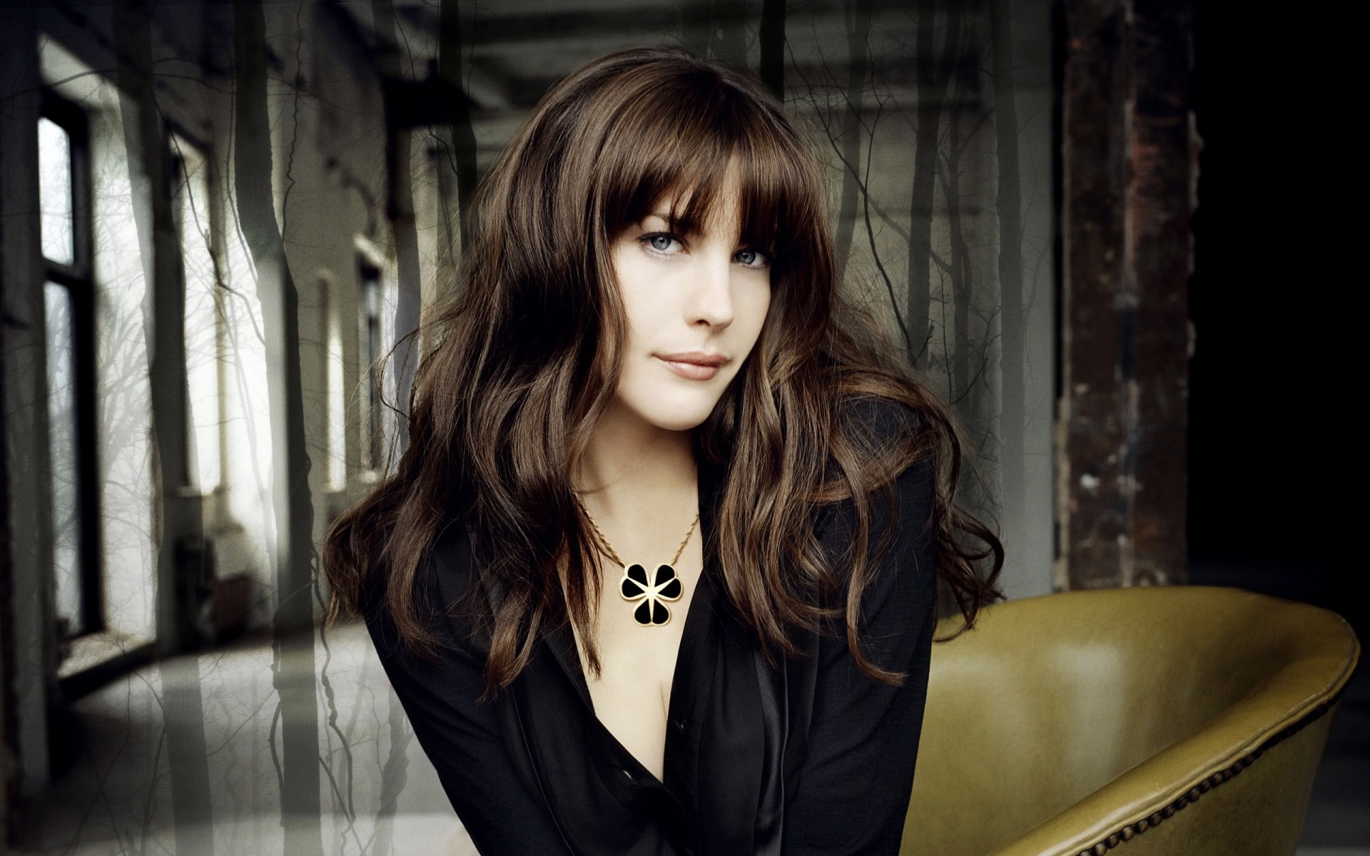 frau mode porträt mädchen modell sexy straße fenster baby schauspielerin prominente cooles mädchen hollywood-schauspielerinnen