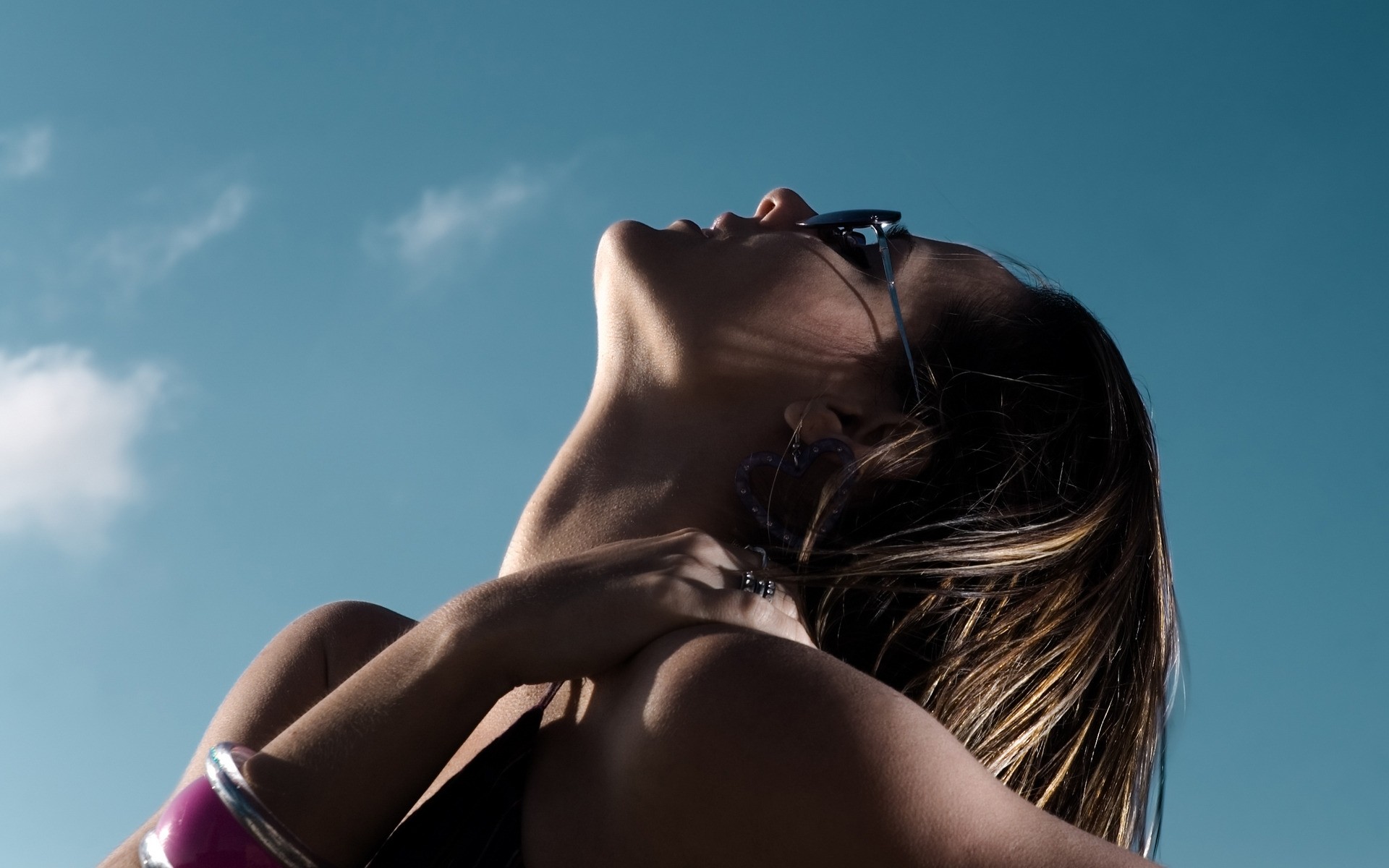 frau mädchen nackt mode sexy porträt modell himmel eins glamour liebe erotisch erwachsener strand sonne haar seitenansicht haut im freien