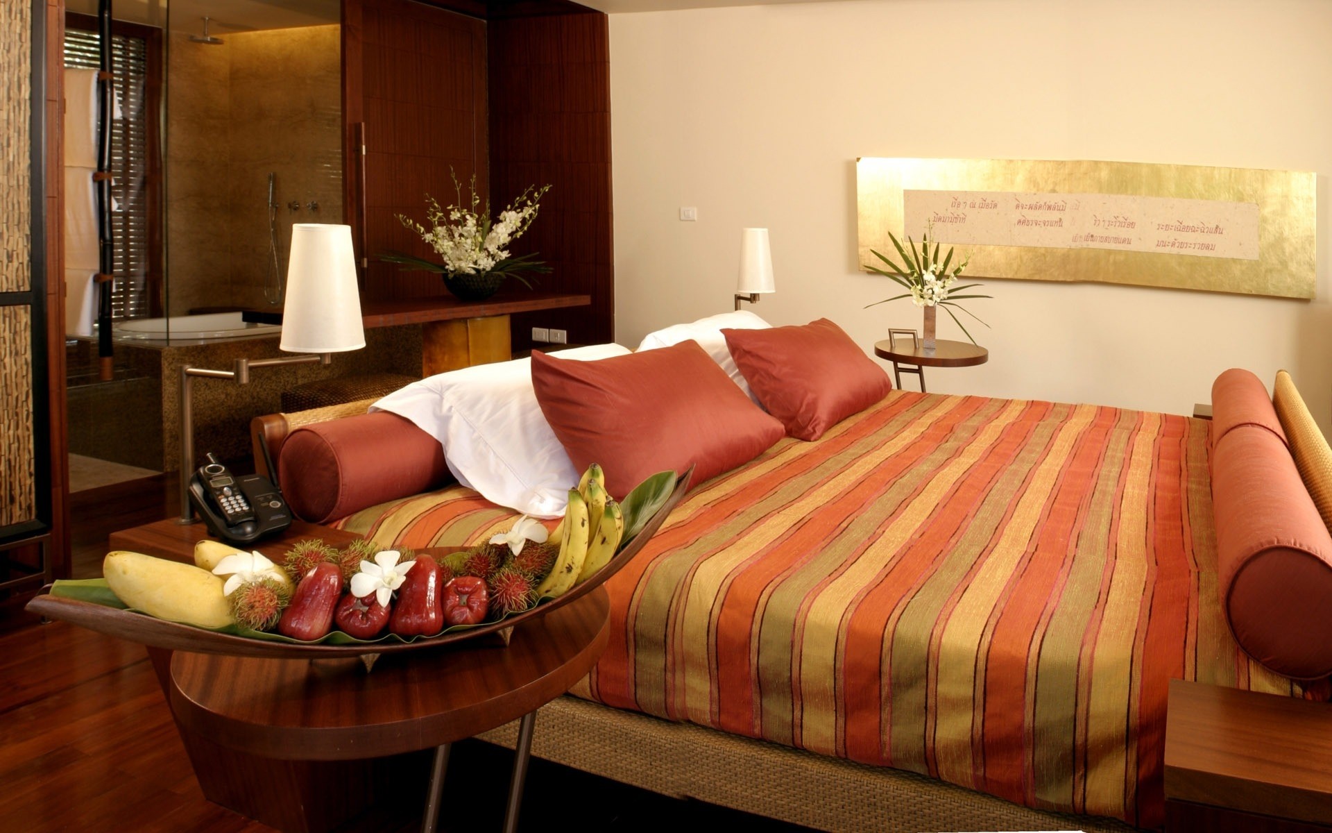 möbel zimmer bett drinnen schlafzimmer innenarchitektur hotel ort tabelle zuhause lampe haus