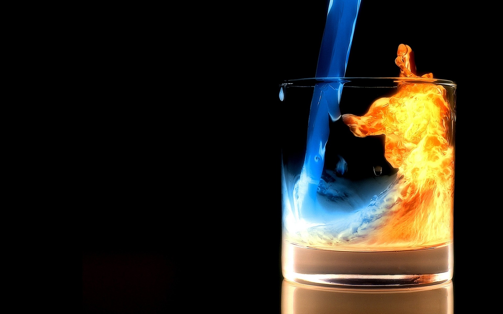 heiß flamme dunkel glas flüssigkeit farben