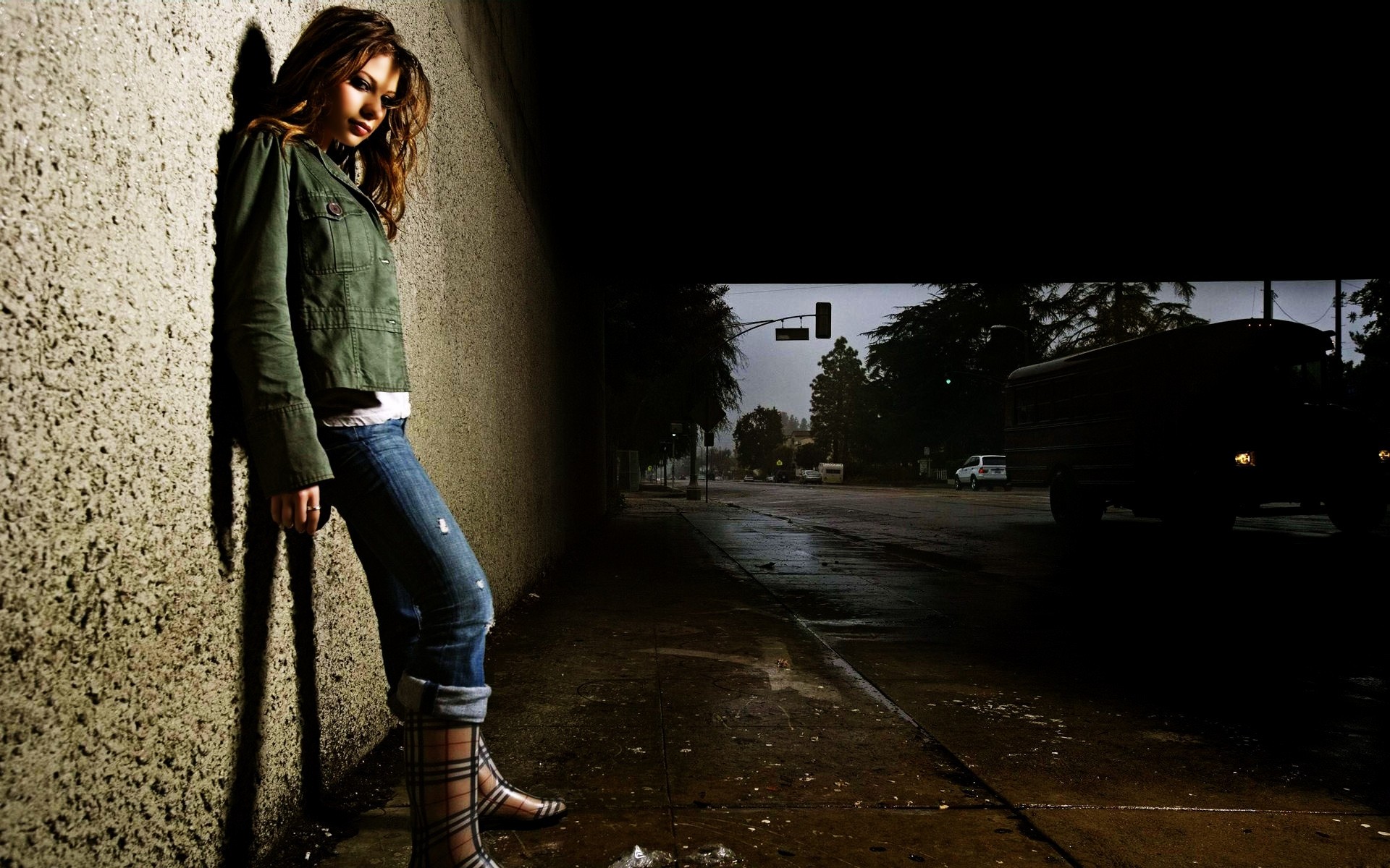 straße mädchen porträt frau erwachsener eins licht modell urban stadt mode schatten straße schauspielerin poster prominente michelle trachtenberg