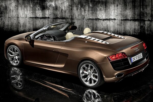 Audi mit offenem Oberteil Coupé
