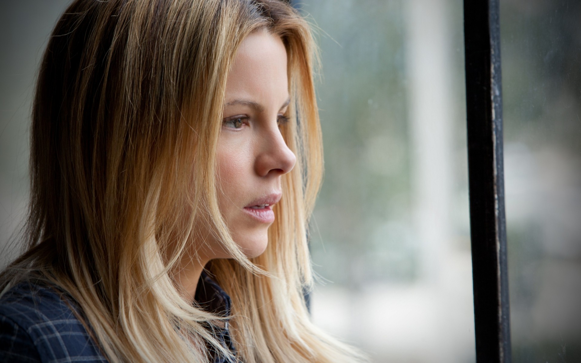 frau mädchen porträt mode hübsch schön modell blond blond berühmtheit schauspielerin promi cooles mädchen