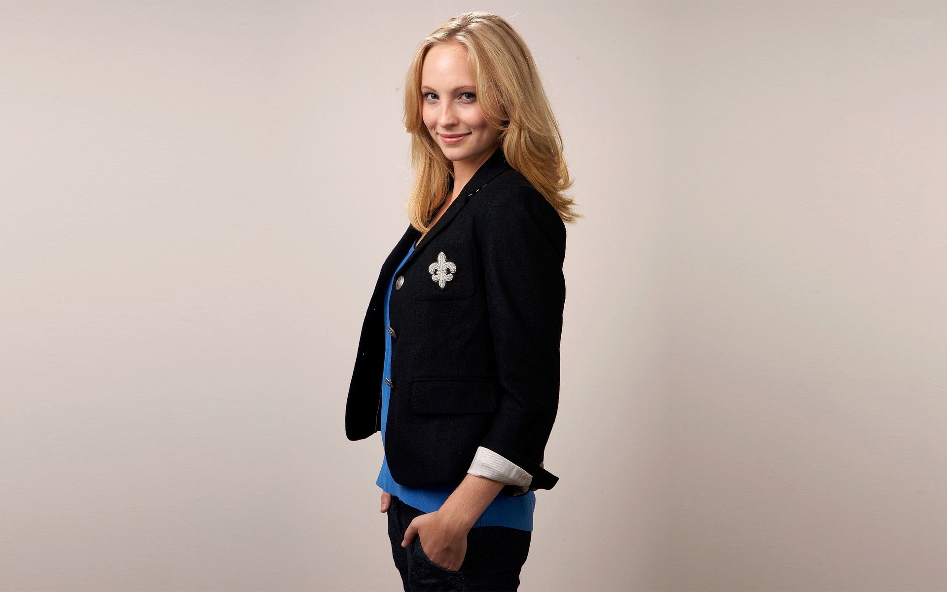 frau porträt tragen ein mode erwachsener berühmtheit künstler hollywood-schauspielerinnen wunderschön schön