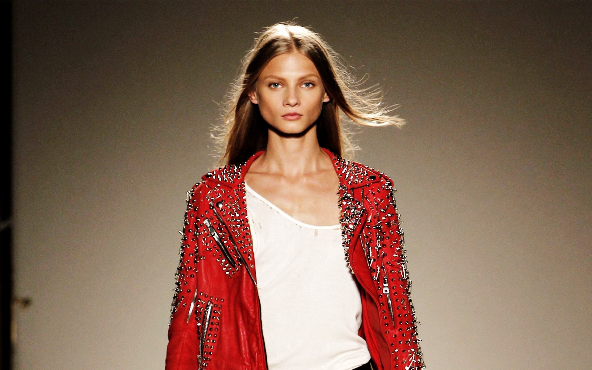 porträt mode frau mädchen modell tragen erwachsene schön allein sexy studio hübsch kleid glamour