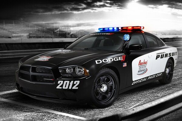 Dodge Polizeiauto mit Blinklicht