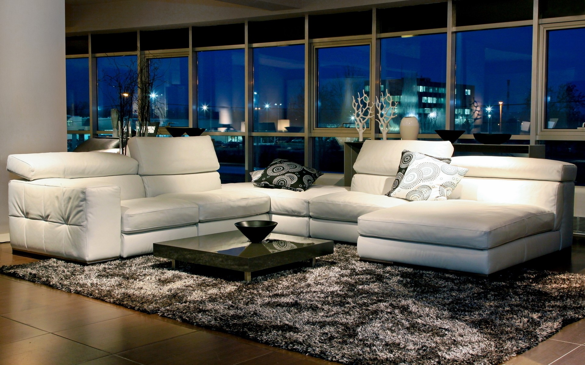 möbel zimmer sofa ort drinnen luxuriös lampe modern hotel innen stuhl wohnung tabelle kissen familie modern fenster kissen innenarchitektur boden wohnzimmer esszimmer