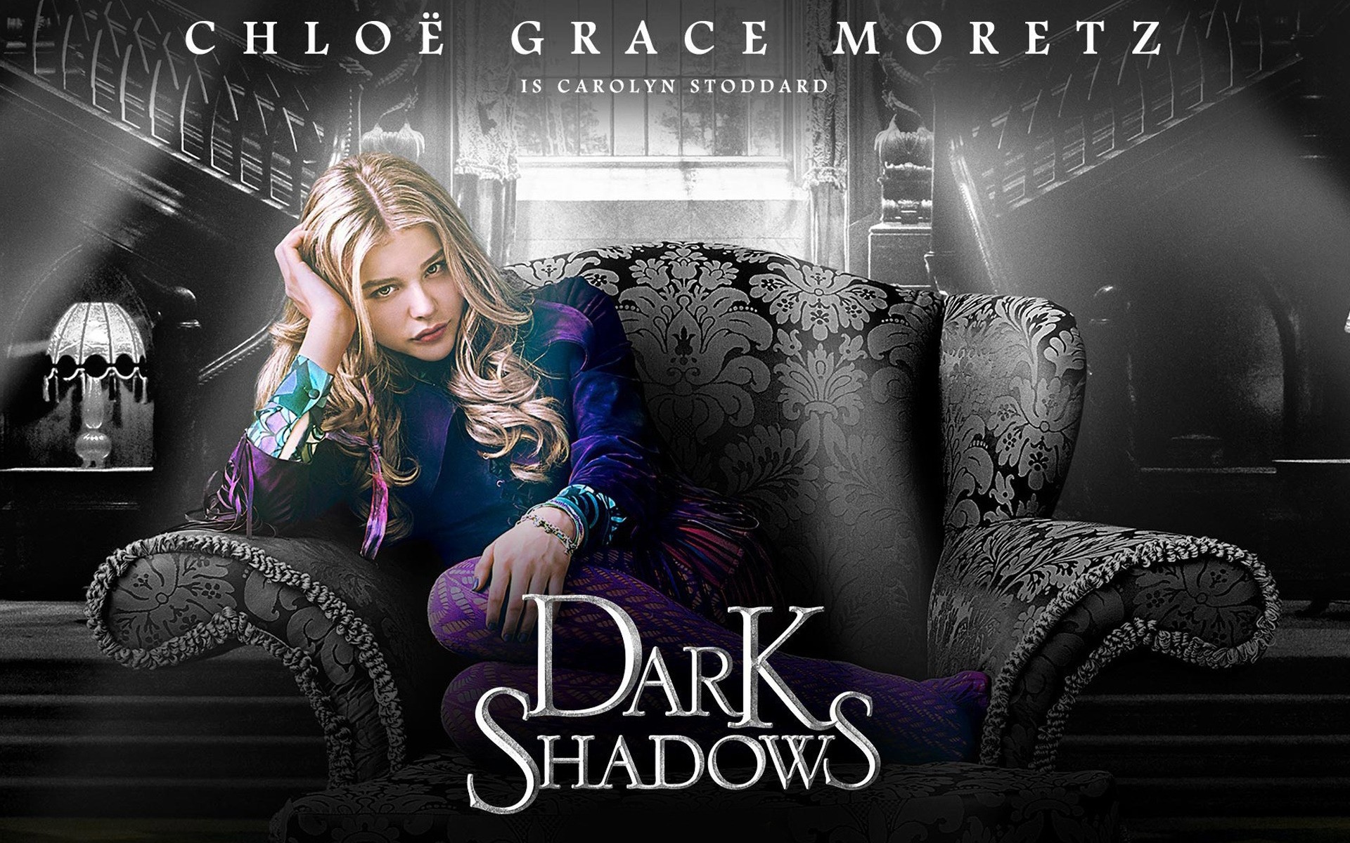 drinnen erwachsener sitzen frau mode nachtleben horizontal chloe thriller komödie hollywood