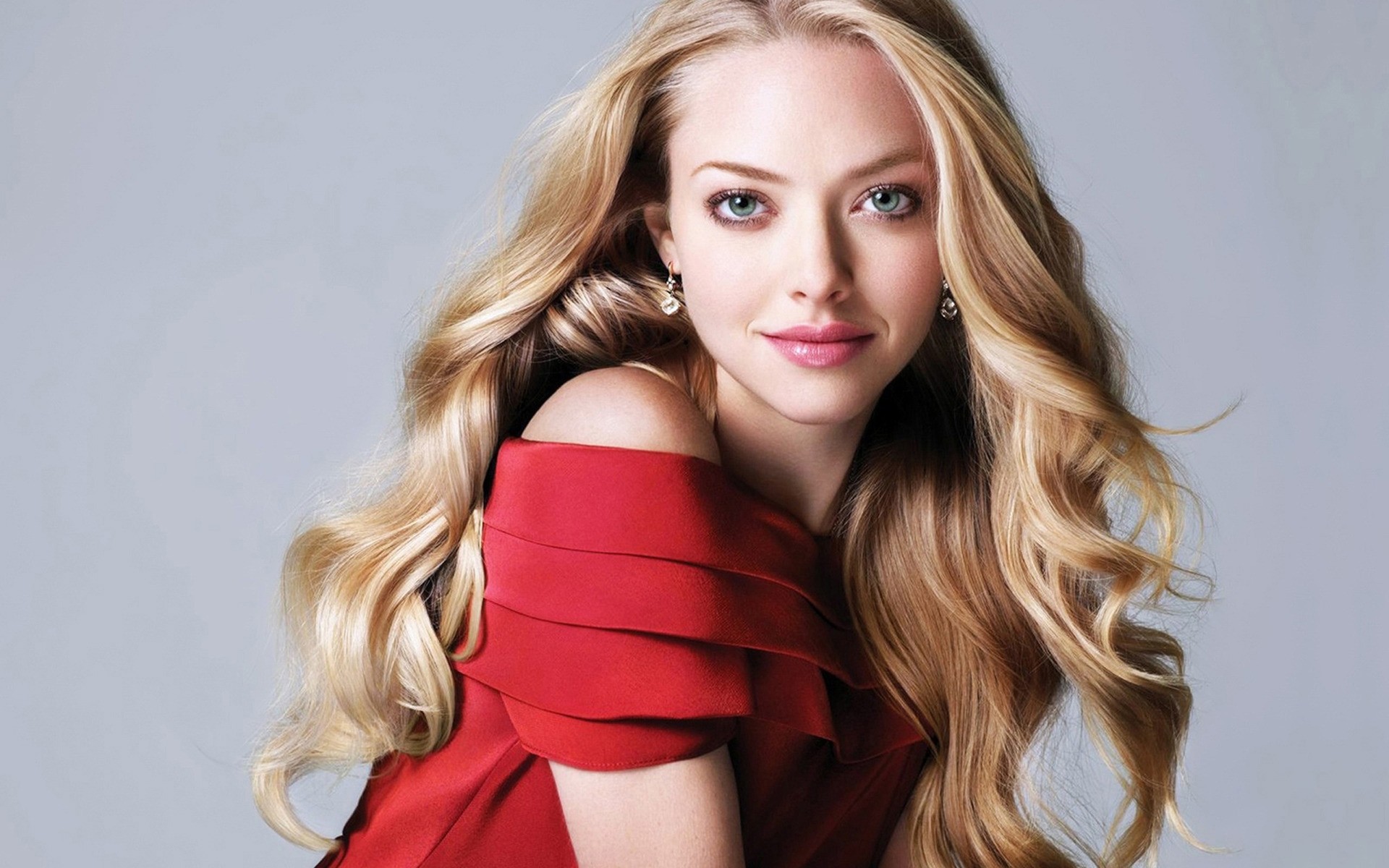 frau mode hübsch glamour niedlich porträt sexy blonde junge mädchen modell schauspielerin amanda seyfried prominente prominente wunderschöne