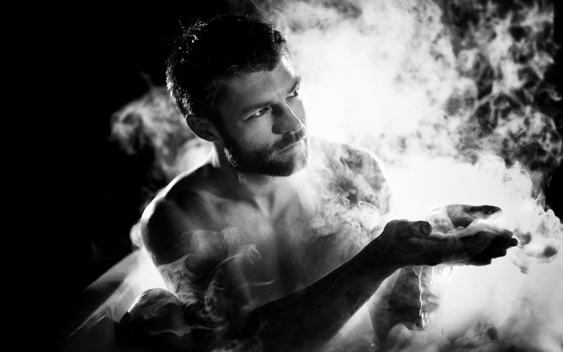 männer eins porträt monochrom mann erwachsener rauch schatten musik schauspieler spartacus spartacus poster geck kerl