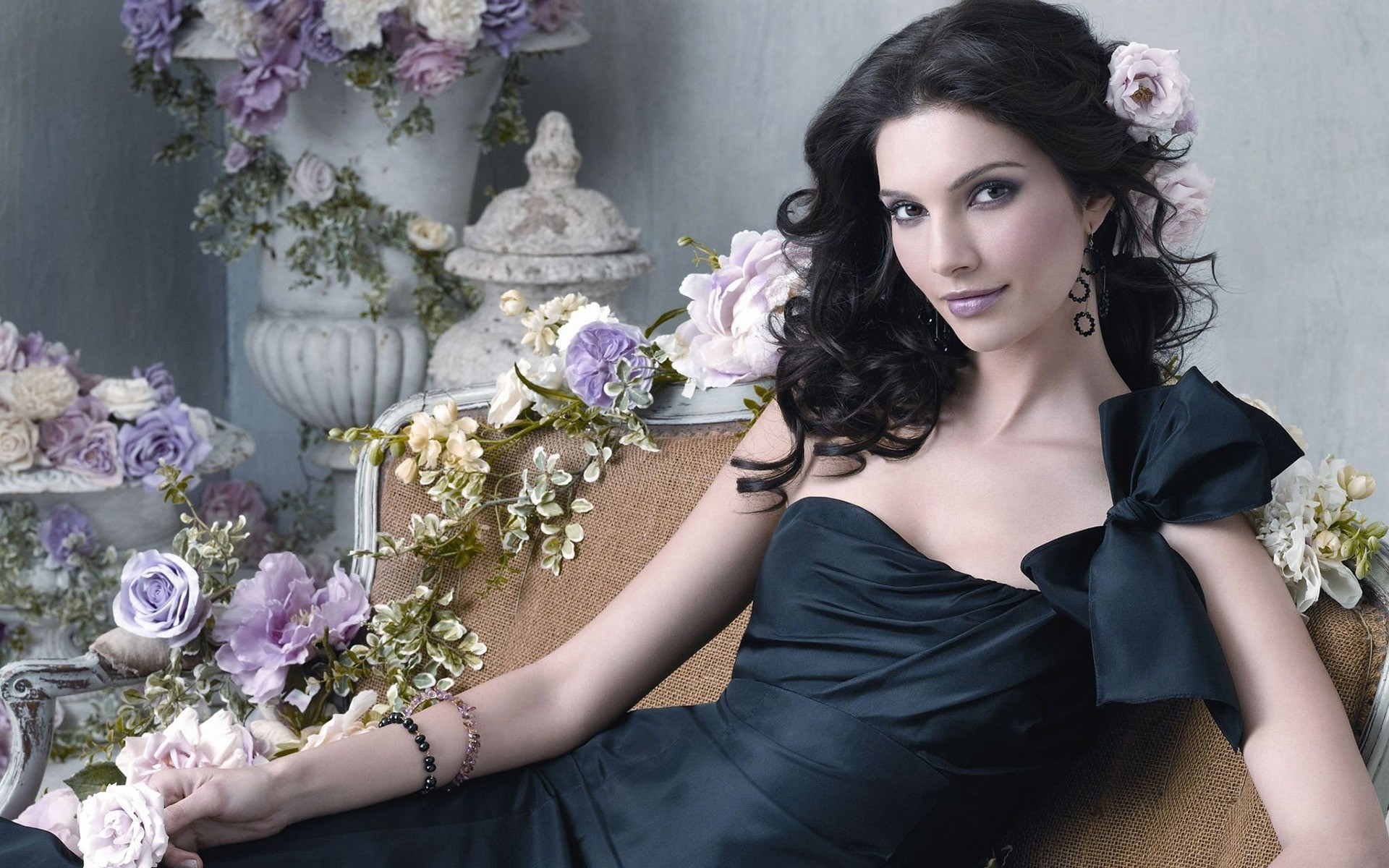 braut strauß hochzeit blume rose frau kleid schön blumenarrangement schleier mode porträt elegant erwachsener zeremonie romantisch liebe modell braut schauspielerin berühmtheit alana foto garza alana foto garza alana de la garza