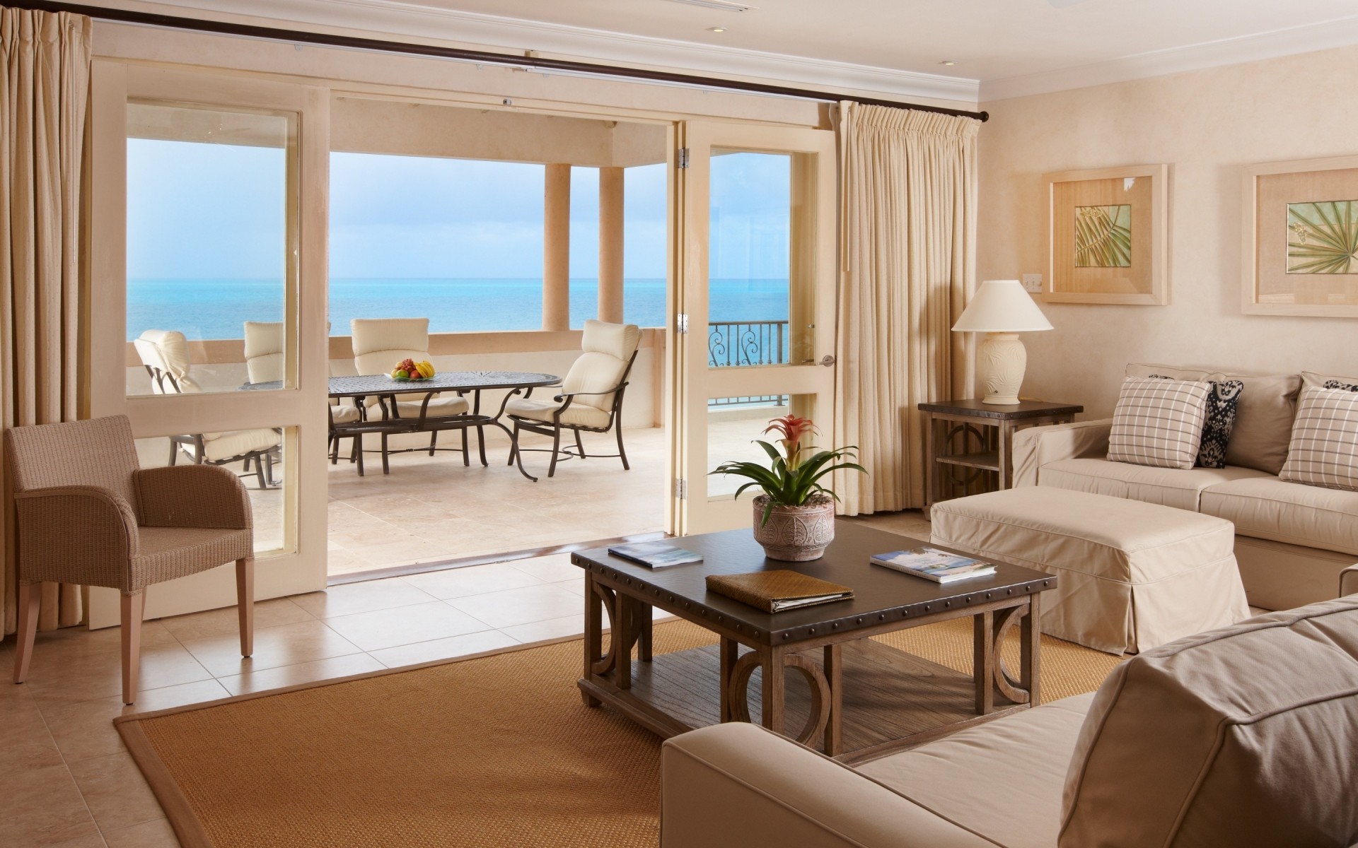 möbel zimmer drinnen fenster tabelle innenarchitektur zuhause stuhl platz modern boden teppich lampe luxus haus wohnung sofa schlafzimmer bett kissen penthouse