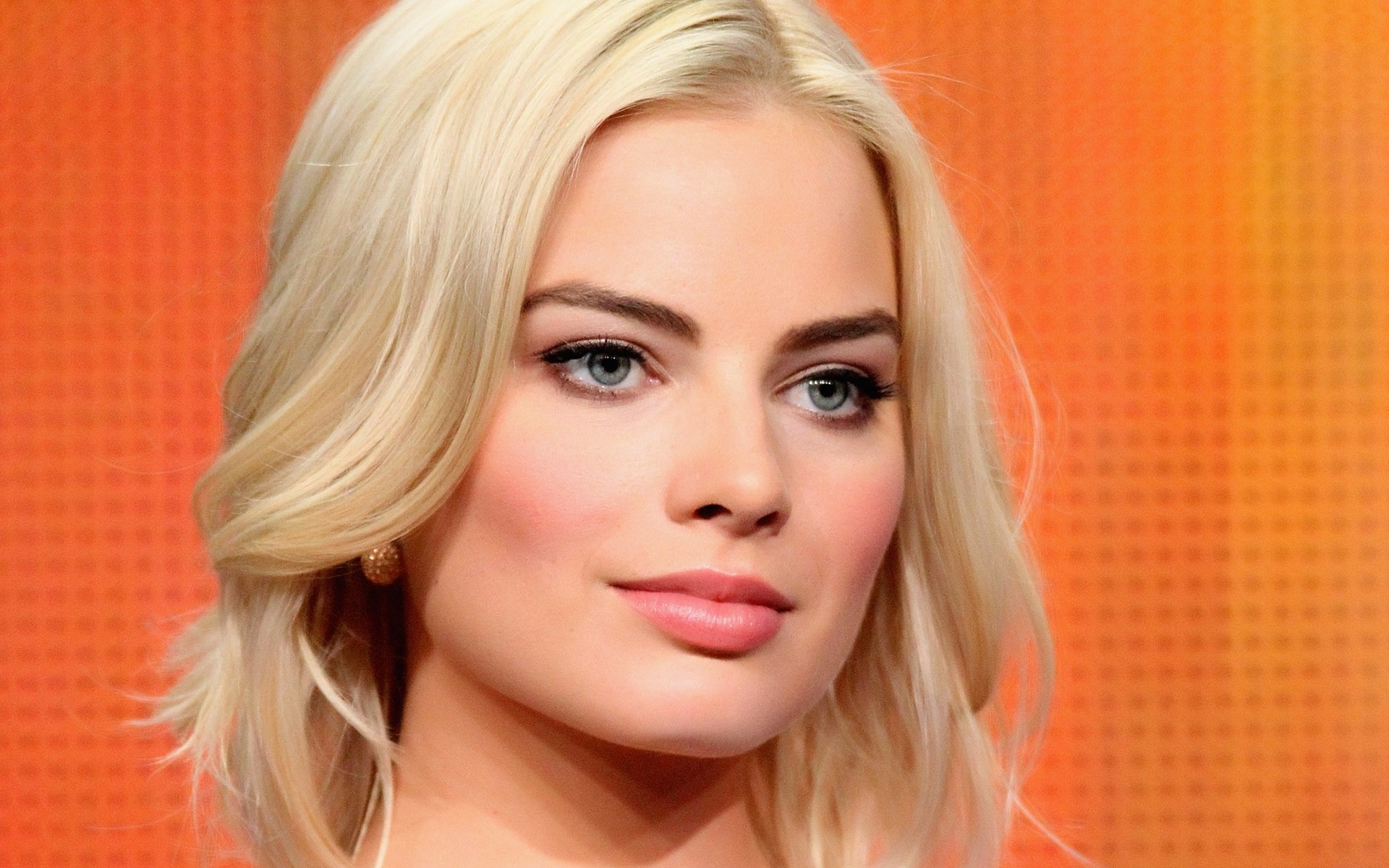 frau mode glamour hübsch sexy porträt blond haut auge schauen lippen ein margot robbie promi promi promi