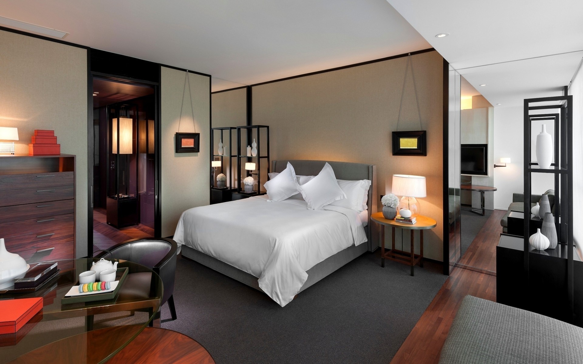 möbel zimmer schlafzimmer bett zuhause drinnen innenarchitektur lampe tisch stuhl fenster spiegel teppich boden haus modern ort wohnung hotel luxus sofa schlafzimmer-design