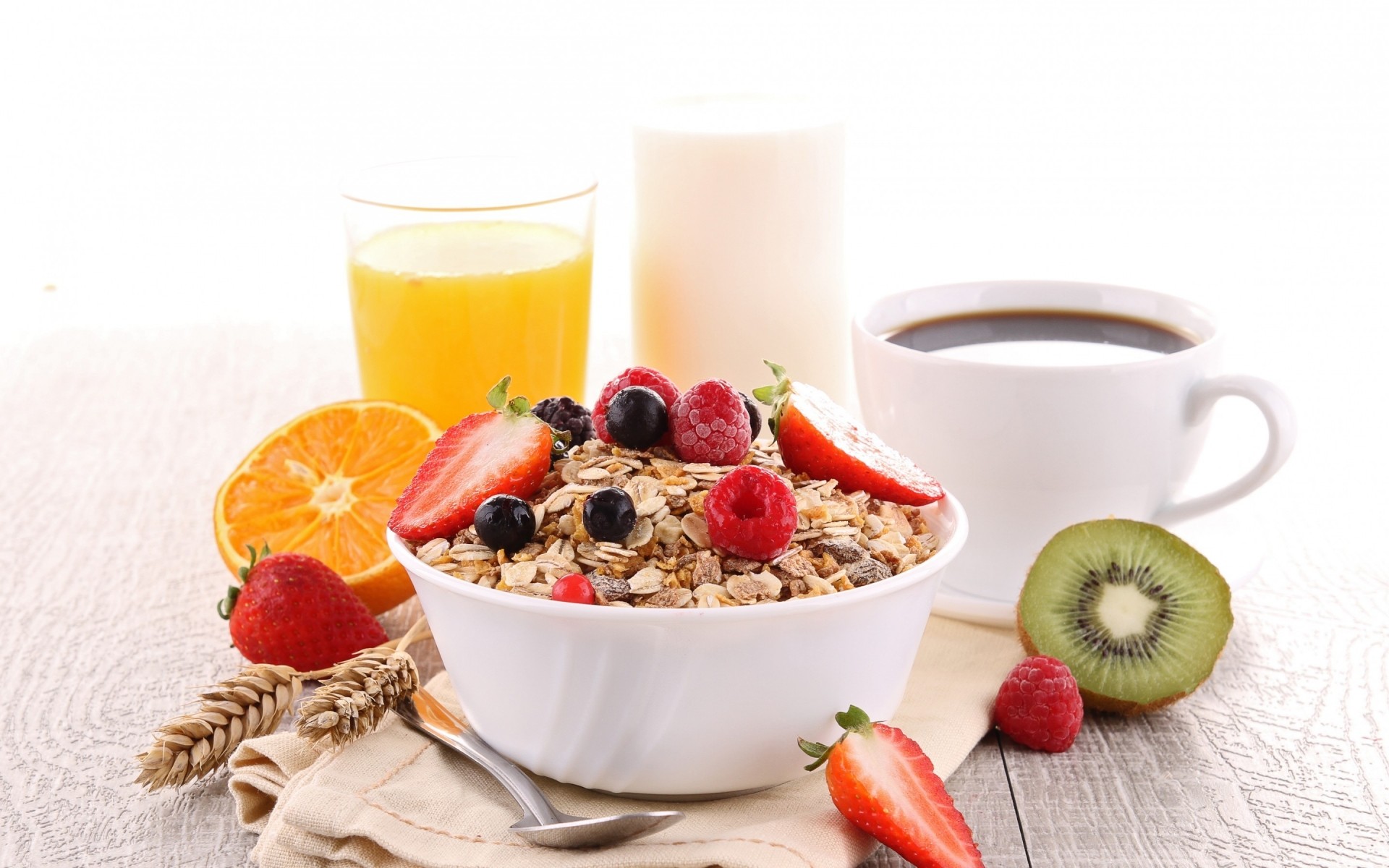 obst frühstück gesund lebensmittel müsli schüssel beere erdbeere milch gesundheit süß müsli essen glas dämmerung oat apfel mais diät gesunde ernährung getreide saft