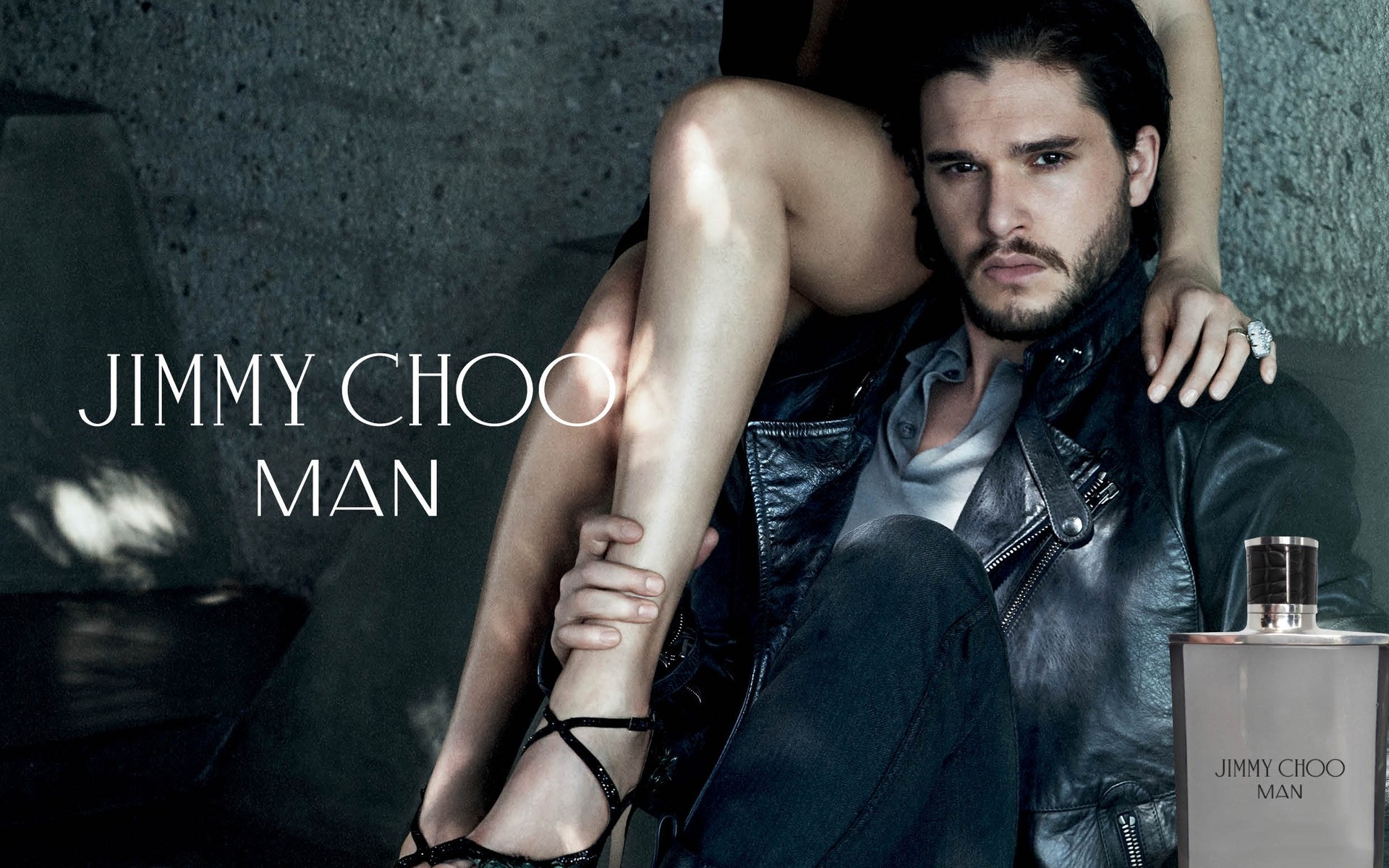 mode dunkel drinnen frau mann sexy faszinierend eins kit harington jimmy choo