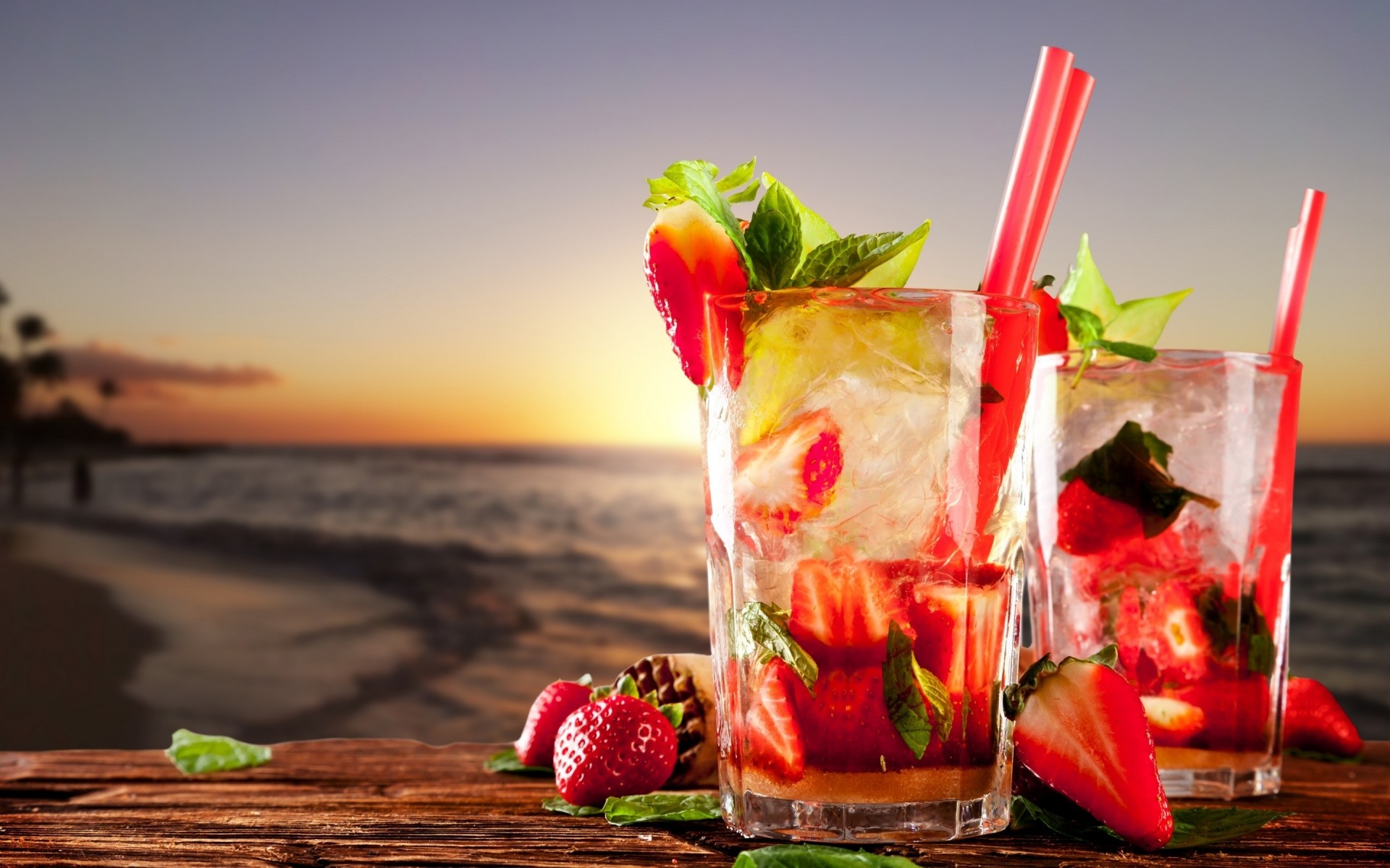 obst sommer tropisch essen erdbeere erfrischung trinken cocktail süß kalt glas eis saft gesund natur beere minze cocktails strand