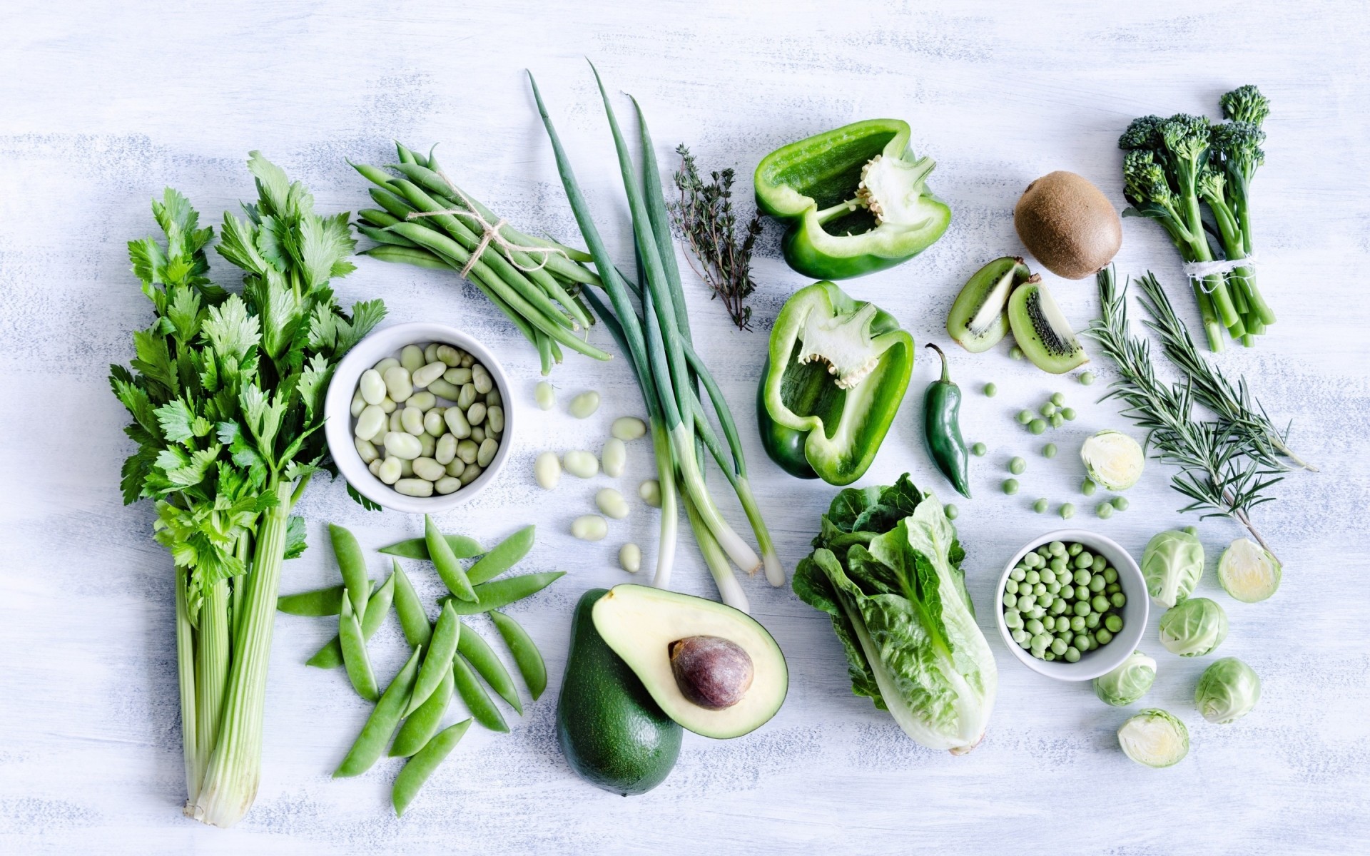 lebensmittel gesund gemüse desktop diät kräuter blatt küche kochen gesundheit schließen essen flora gemüse bohnen koriander avocado zwiebel pfeffer kohl erbsen kiwi brokkoli rosenkohl