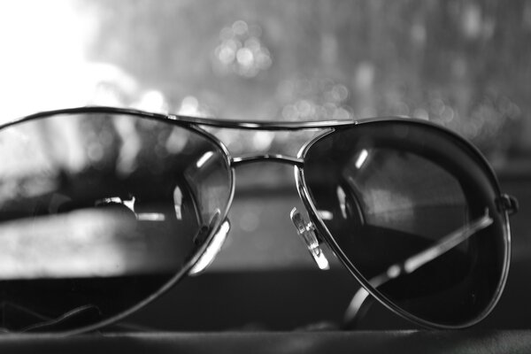 Schwarz-Weiß-Foto-Sonnenbrille