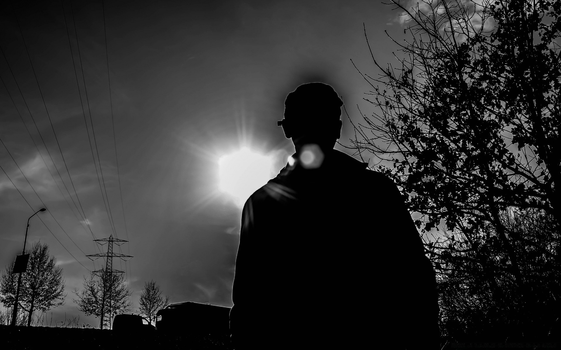 schwarz und weiß silhouette monochrom mann sonnenuntergang licht sonne dunkel schatten himmel hintergrundbeleuchtung porträt