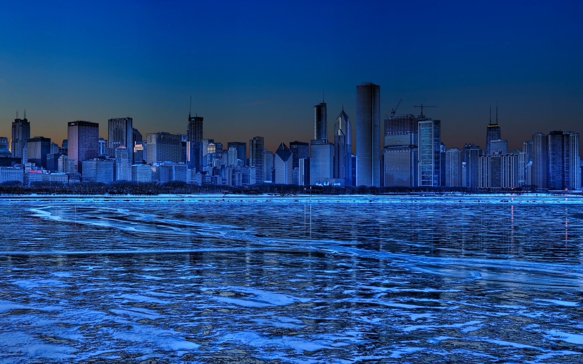 andere stadt stadt wasser architektur skyline innenstadt stadt himmel wolkenkratzer reisen städtisch haus reflexion sonnenuntergang dämmerung büro fluss geschäft uferpromenade modern turm