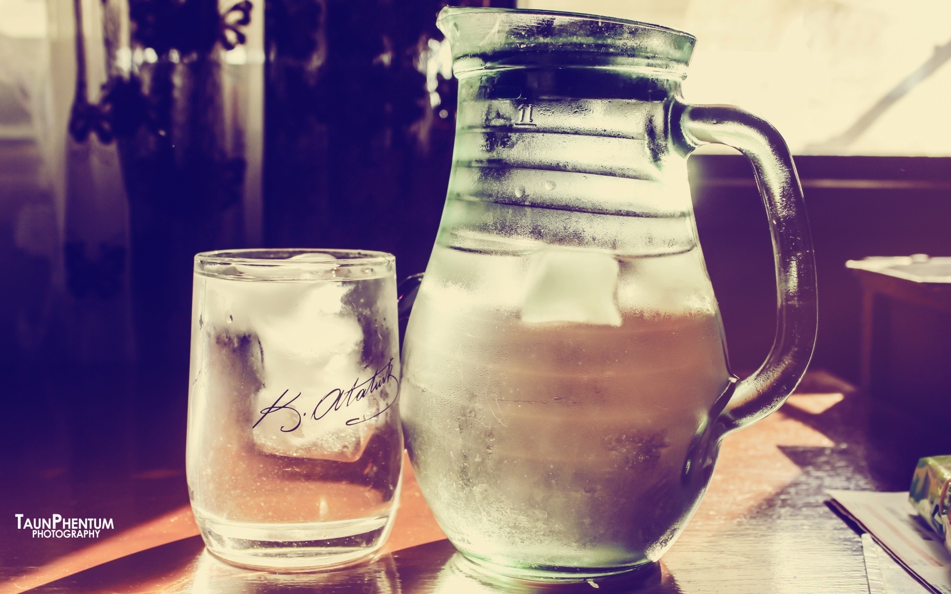 essen & trinken glas trinken kalt eis alkohol bar