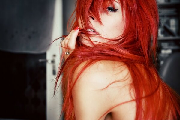 Mädchen mit roten Haaren glamour