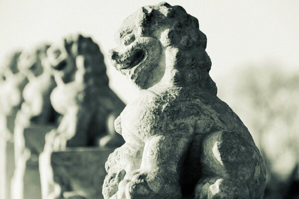 Skulpturen auf Säulen China