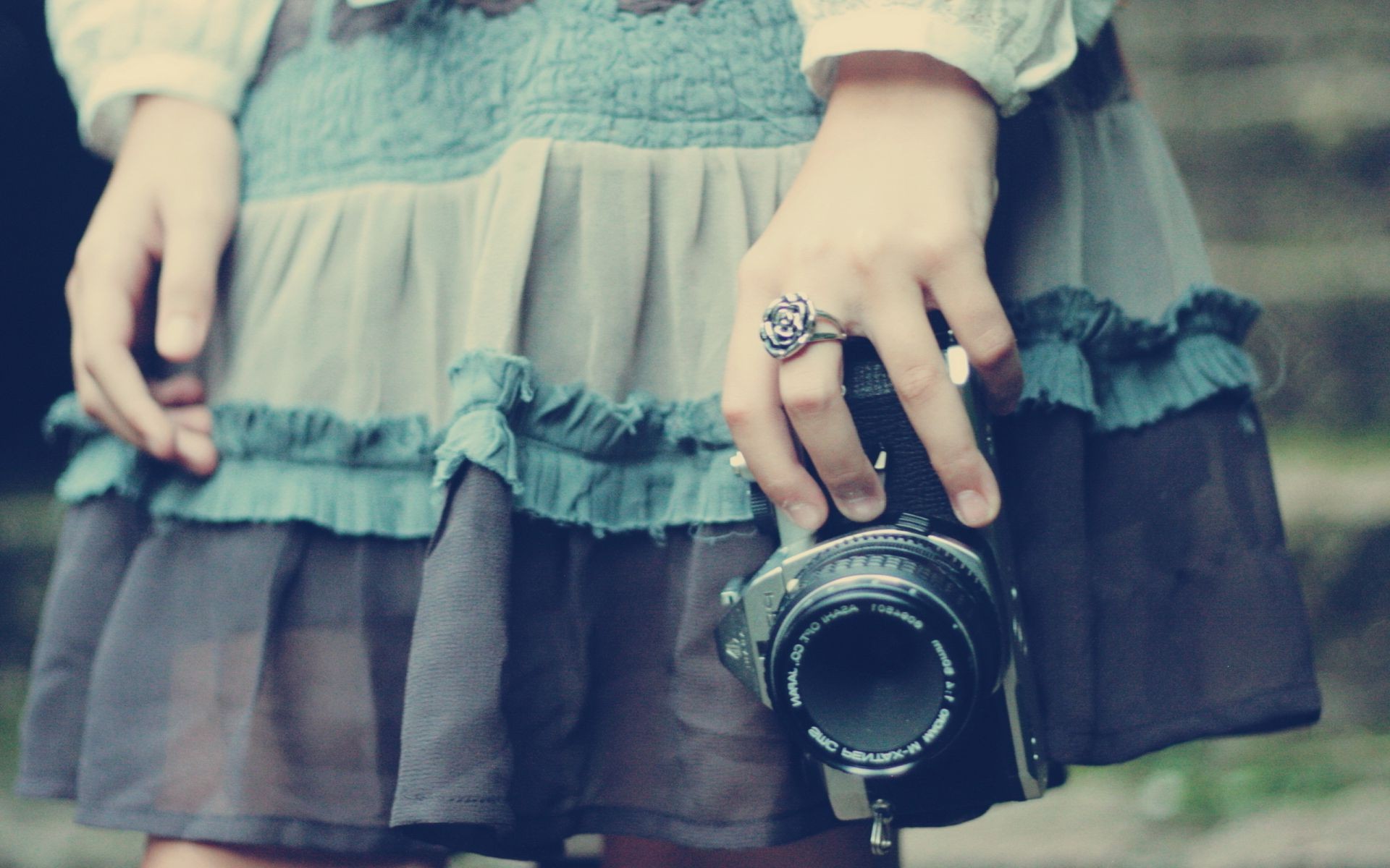 kind frau ein mädchen tragen erwachsener hände menschlichen mann