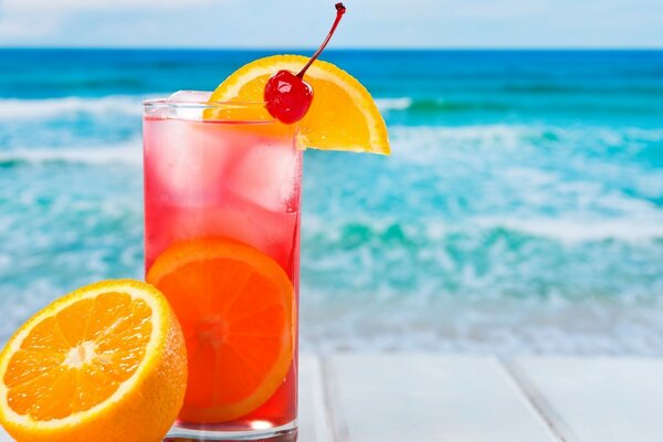Exotischer Cocktail. Sommer, Ozean, Orange