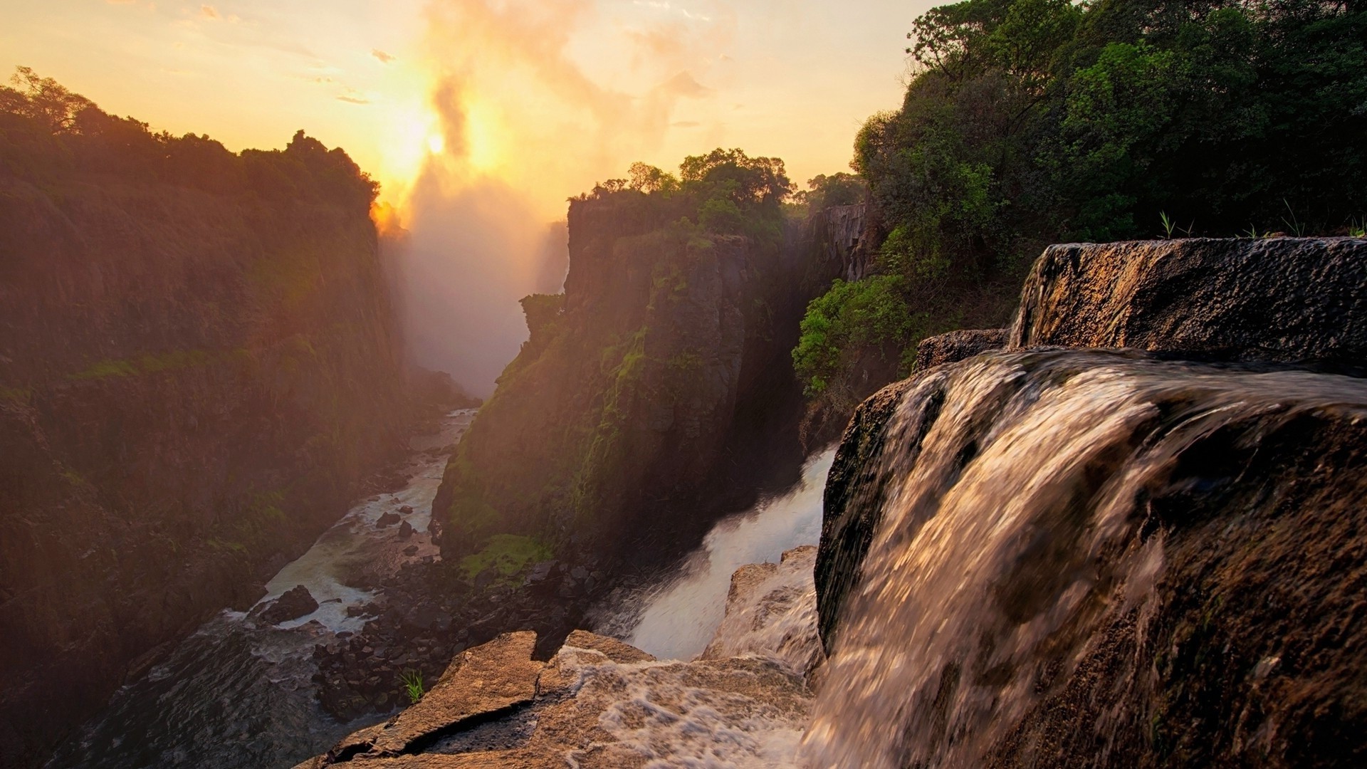 wasser landschaft reisen wasserfall natur im freien nebel sonnenuntergang berge fluss nebel rock morgendämmerung