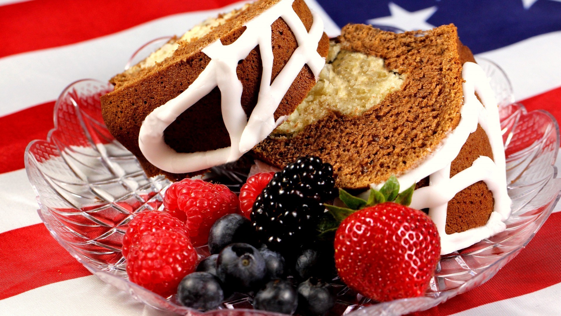 süß schokolade lecker lebensmittel kuchen creme obst gebäck zucker epikur beere erfrischung lecker himbeeren hausgemachte teller frühstück goody kekse