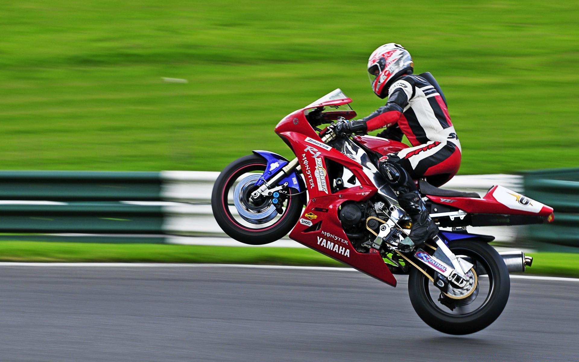 sport fahrrad rennen track fahren auto schnell diagramm beeilen sie sich meisterschaft rennfahrer